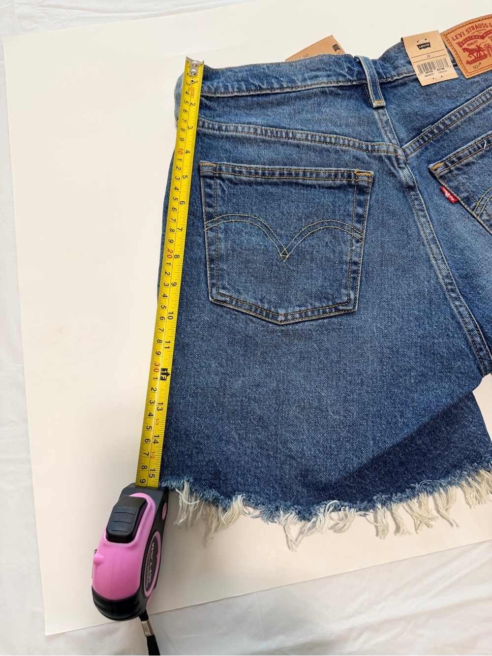Levi’s Women’s 501 Mid-Thigh Shorts Size 28 Blue Denim High Rise NWT - Picture 9 of 16